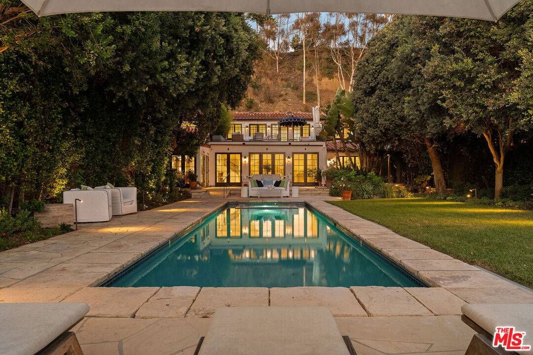 705   Palisades Beach Rd 4BR Santa Monica La