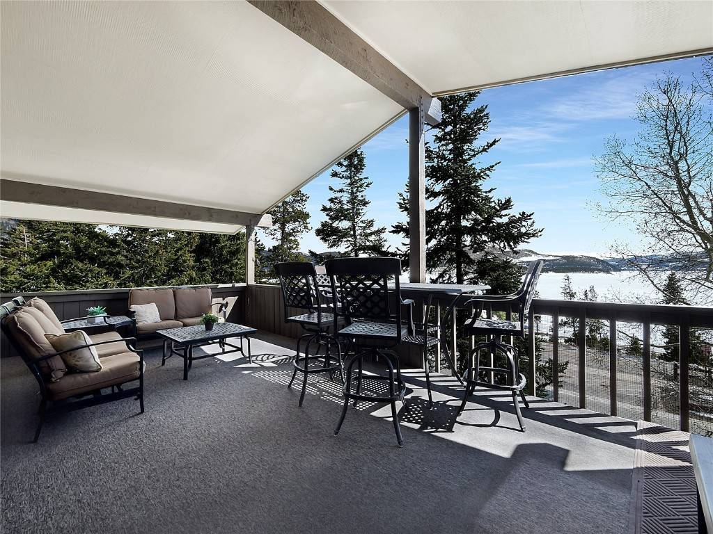 Massive lake views from this top floor corner location.