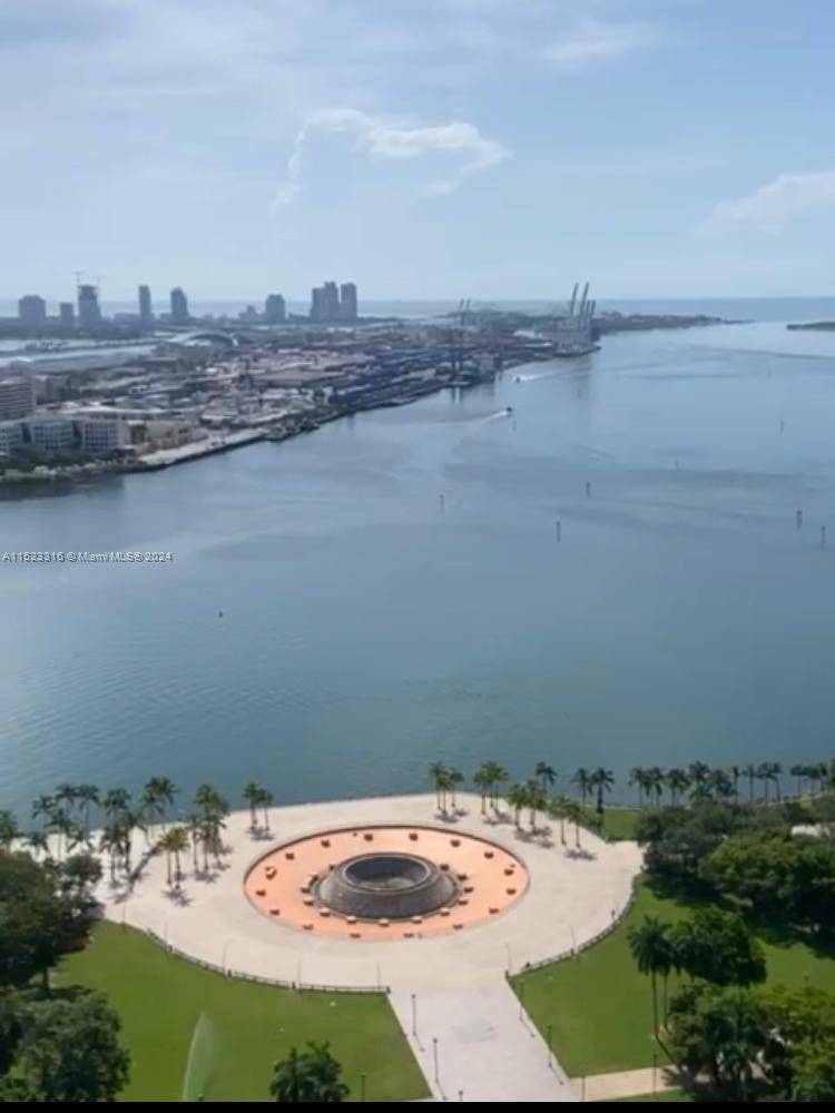 Fully Furnished 2 2 condo for rent with amazing eastern views, from the 36th floor, of Biscayne Bay.
