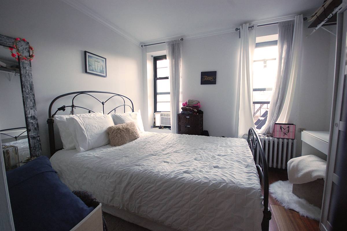 Live in the heart of the lower East Side at 177 Ludlow Street between Stanton and Houston in this sunny 1 BR apartment in a beautifully renovated walk up building ...
