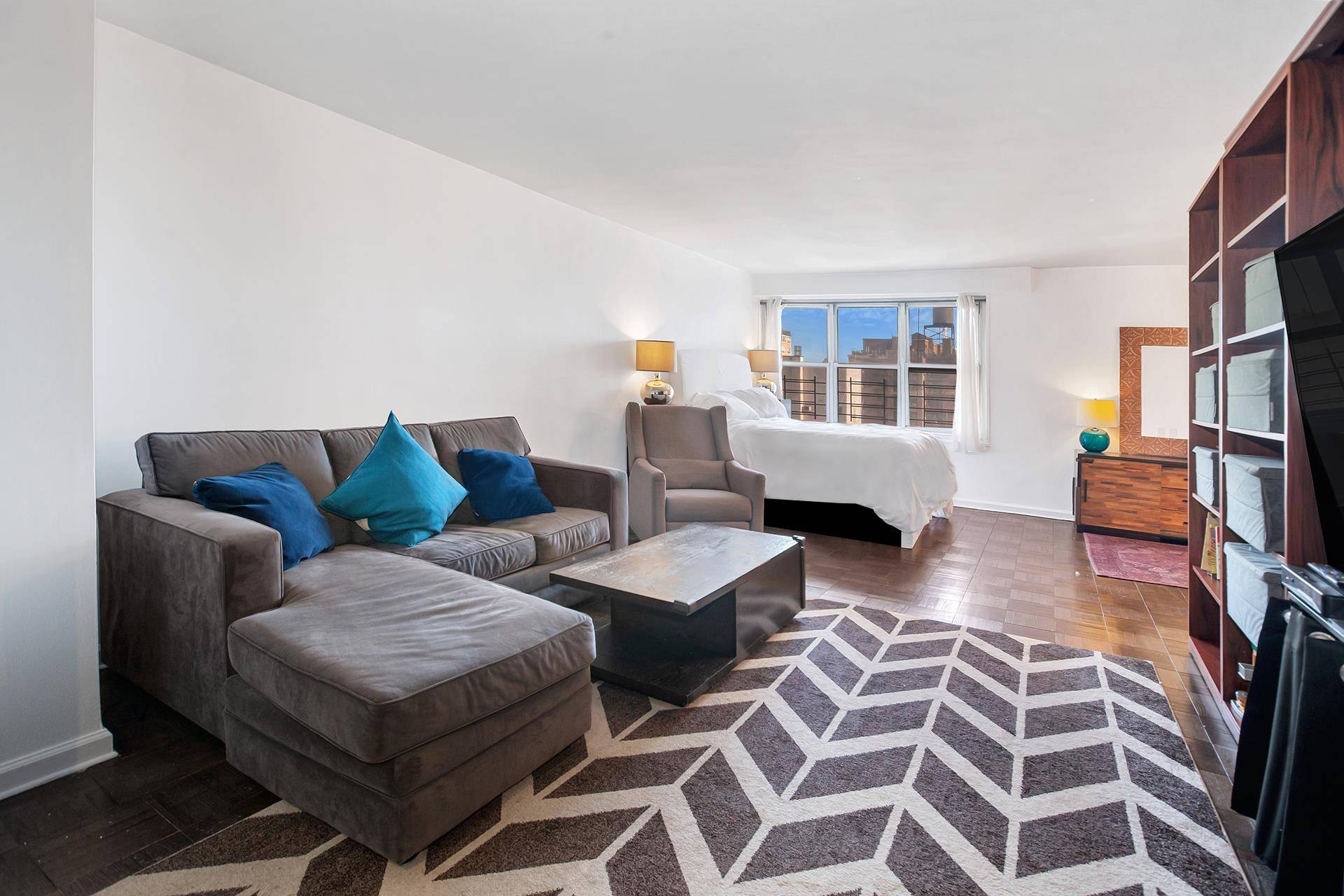 One of the largest alcove studios in Gramercy Park Towers !