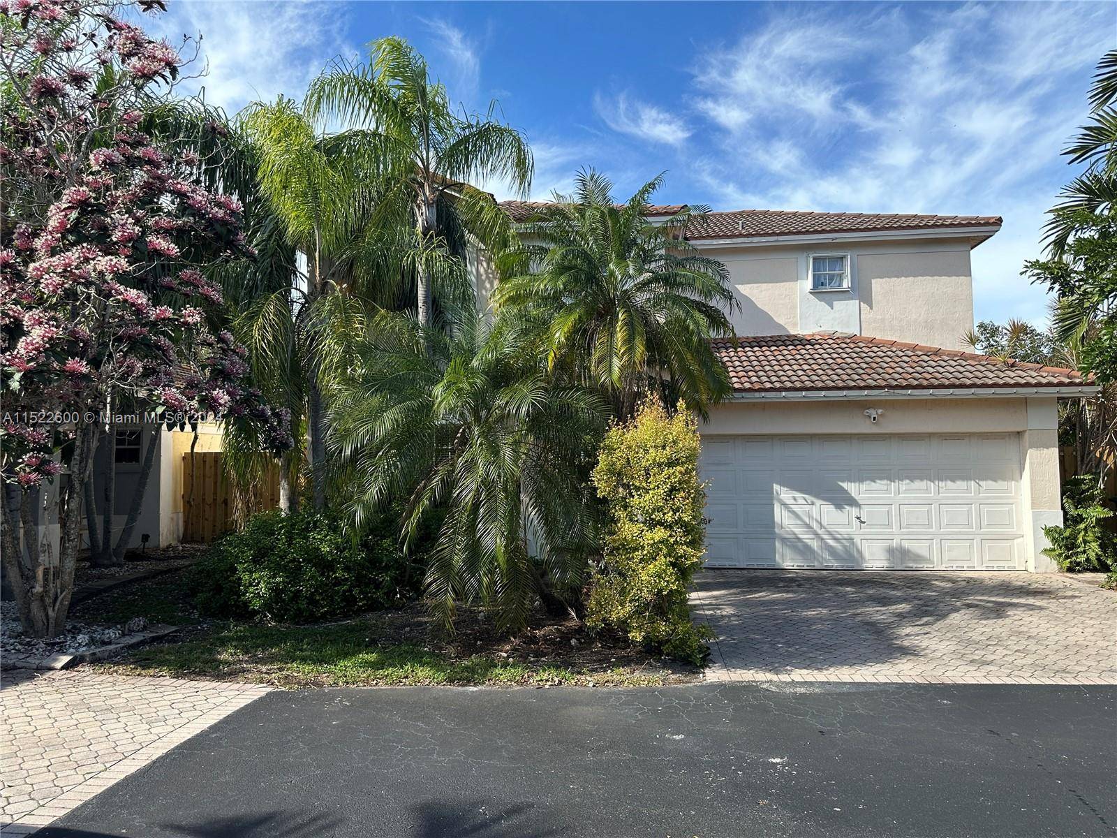 GREAT COMBINATION OF 4 BEDROOMS, 2 1 2 BATHS, 2 CAR GARAGE, TWO STORY HOME IN POPULAR MONTEREY LAKES AREA IN LAKES BY THE BAY EXTRA LARGE BACKYARD ROOM FOR ...