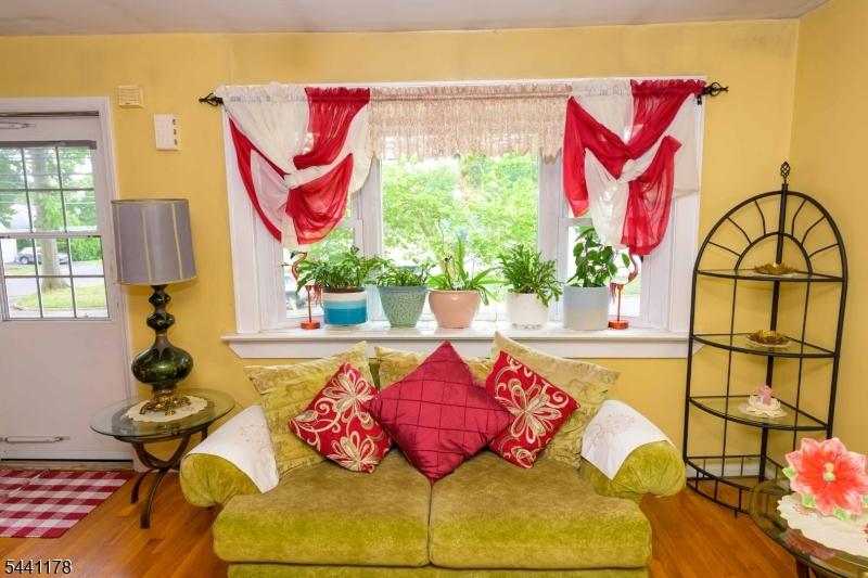 Living Rm Bay window