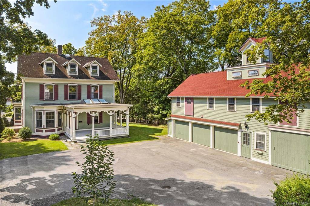 Available for the first time in 50 years, this iconic Victorian in the heart of the Village of New Paltz blends unbeatable walk ability with architectural charm and a rich ...