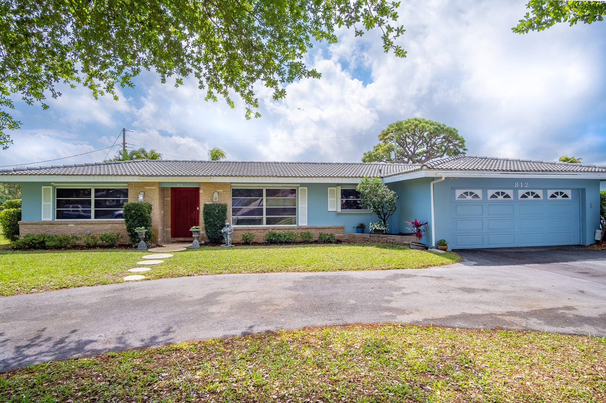 Experience the charm of this fantastic 3 bedroom, 2 bathroom pool home with a delightful split floor plan located on the sought after Chapel Hill Blvd.
