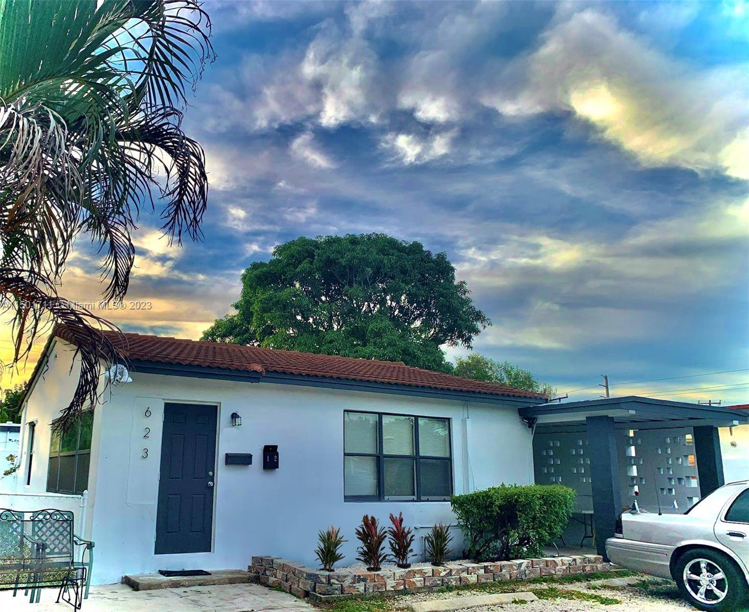 3PLEX COMP 835K 819 NW 3rd Ave 1 3, Ft Lauderdale 33311 RARE FIND Legal Triplex east of I 95 in HOT area !