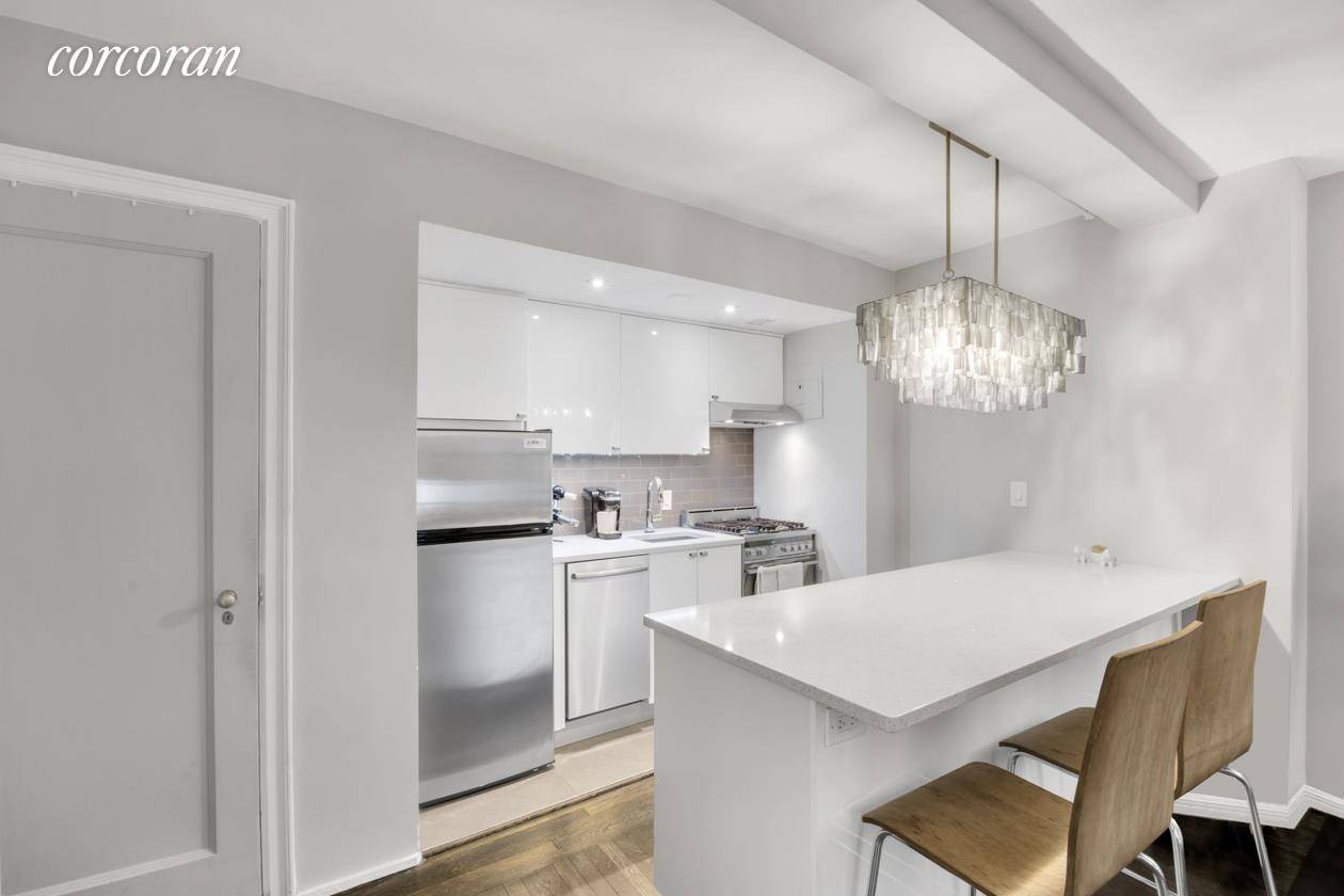 This junior one is an absolute jewel box of an apartment ; fully renovated with a sleeping alcove off the entry foyer that can be completed closed off from the ...