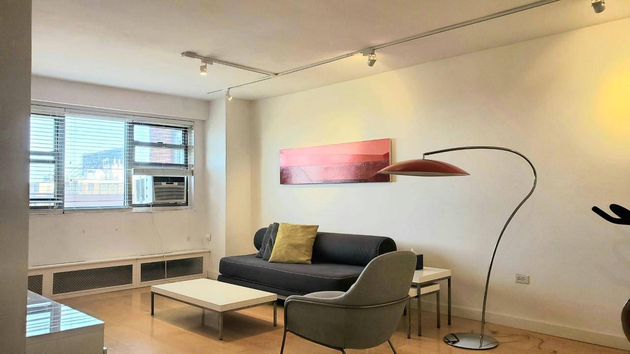 Open House visits conveniently scheduled by appointmentWelcome to 195 Adams Street Unit 17F a bright and airy one bedroom, with an art gallery vibe located in Concord Village, a friendly ...
