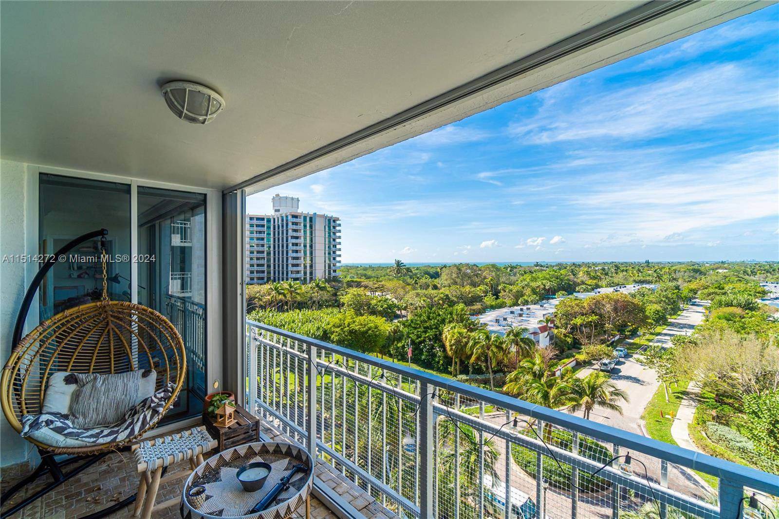 Unique opportunity at Mar Azul 2Bed 3Bath condo with an additional space with closet for a flexible room den office.