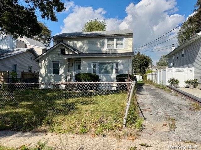 Beautiful House with Enormous Potential, It Has a Huge Backyard, Lots of Parking, Great Home For Investors Builders, All Cash Only, Being Sold Occupied