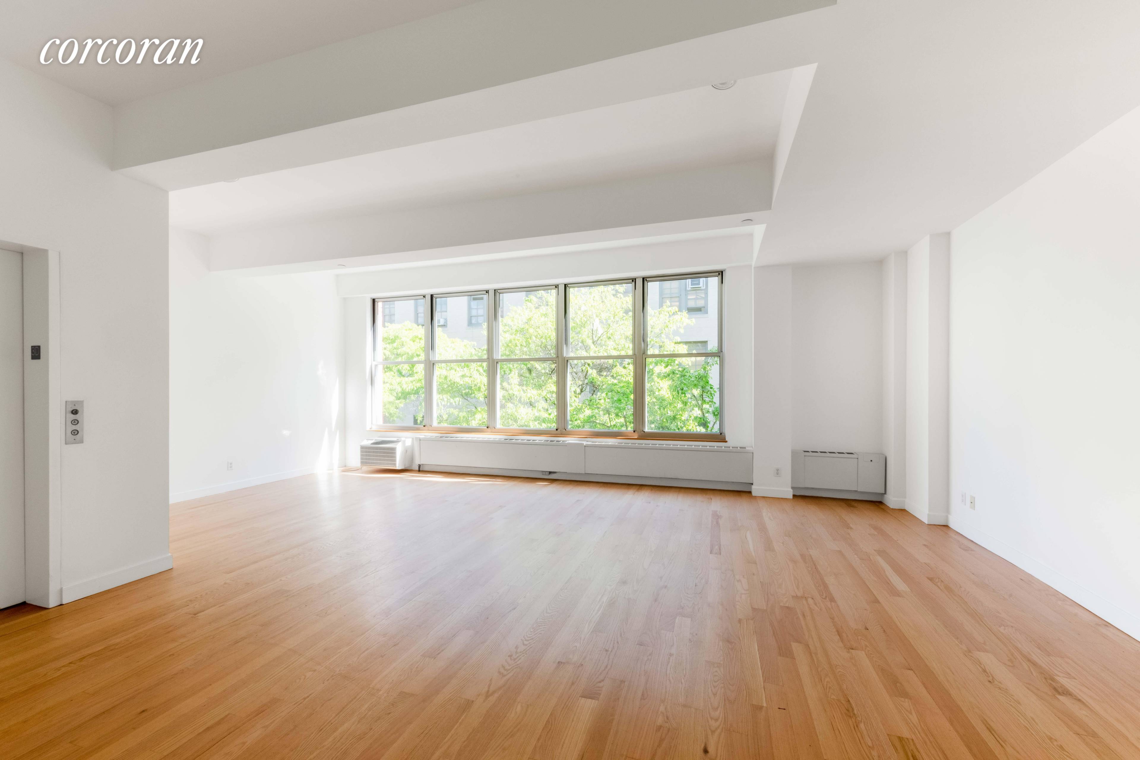 NO FEE Step out from your privately controlled elevator and enter into this enormous modern and sleek 2 bedroom, 2 bath Boerum Hill oasis this has been the exceptional rental ...