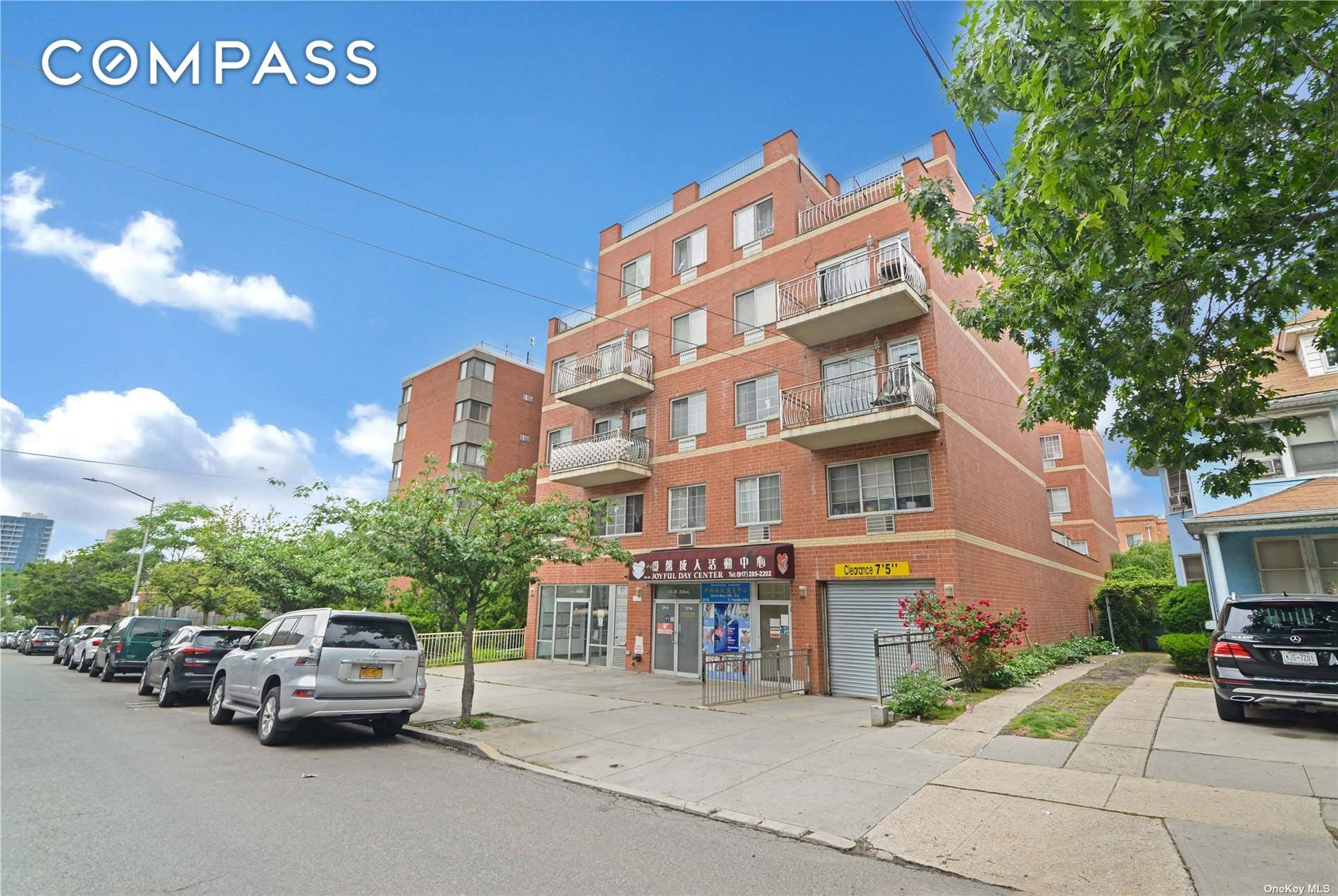 Excellent location Condo Building on 35th Ave and Union Street.