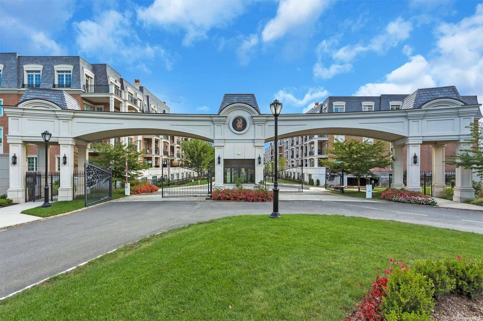 Fully Furnished Luxury Rental at The Ritz Carlton Residences.