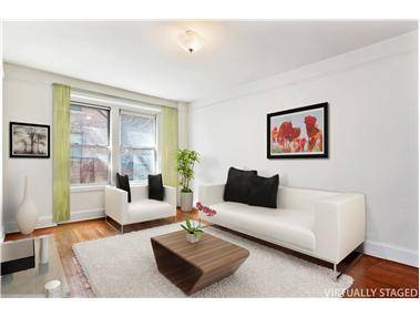 Spacious 2 bedroom apartment located in the heart of Brooklyn Heights, this amazing find boasts great light, a large living room, a windowed kitchen with formal dining and tons of ...