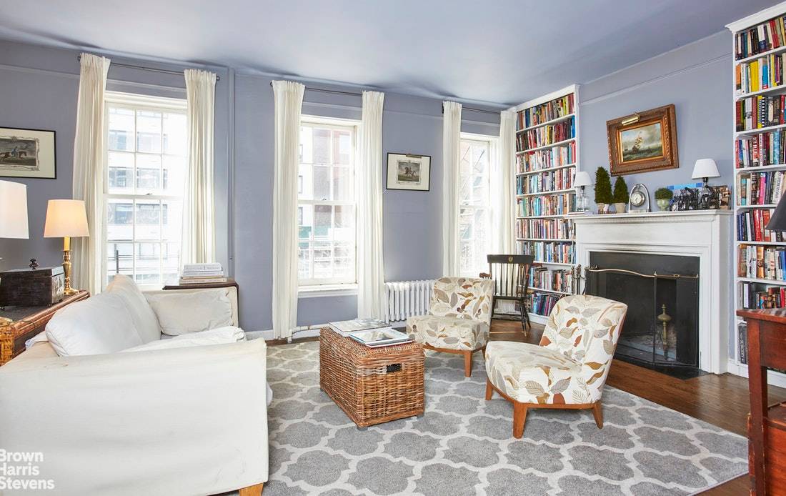 Charming 2 bed, 2 bath pre war residence in one of the iconic Black and White co ops.