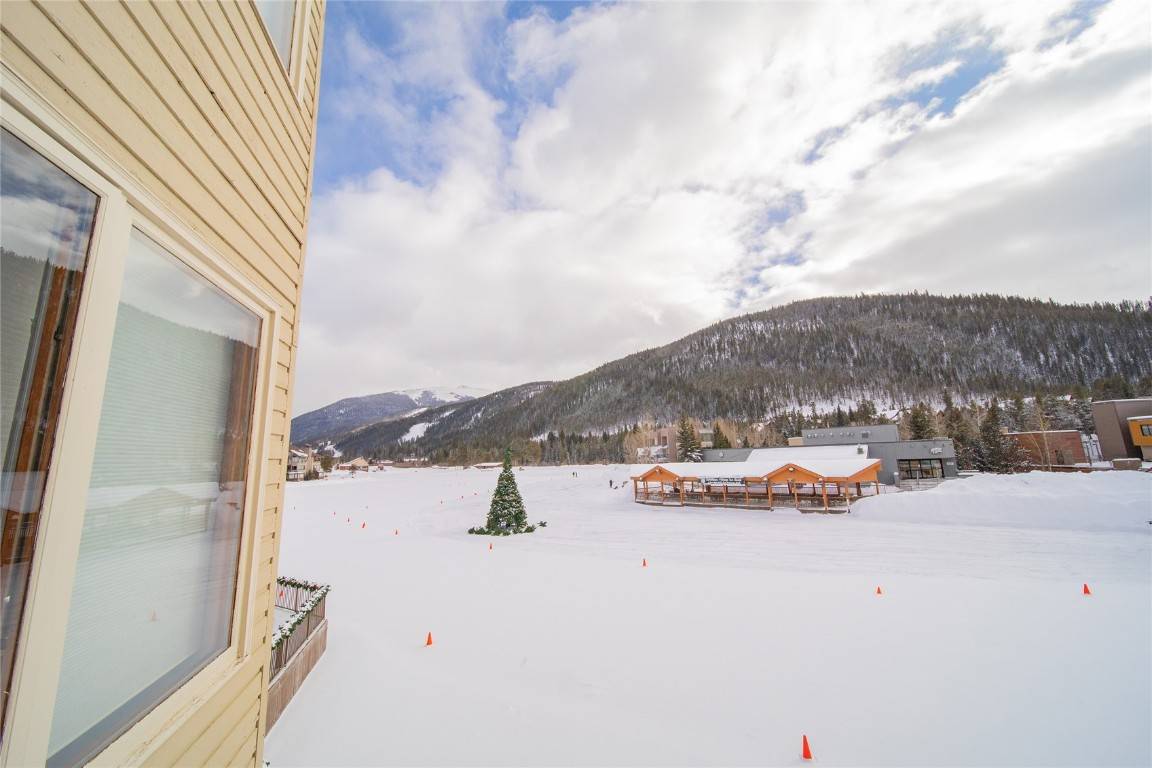 Beautiful unit with great views and close to all Keystone has to offer.