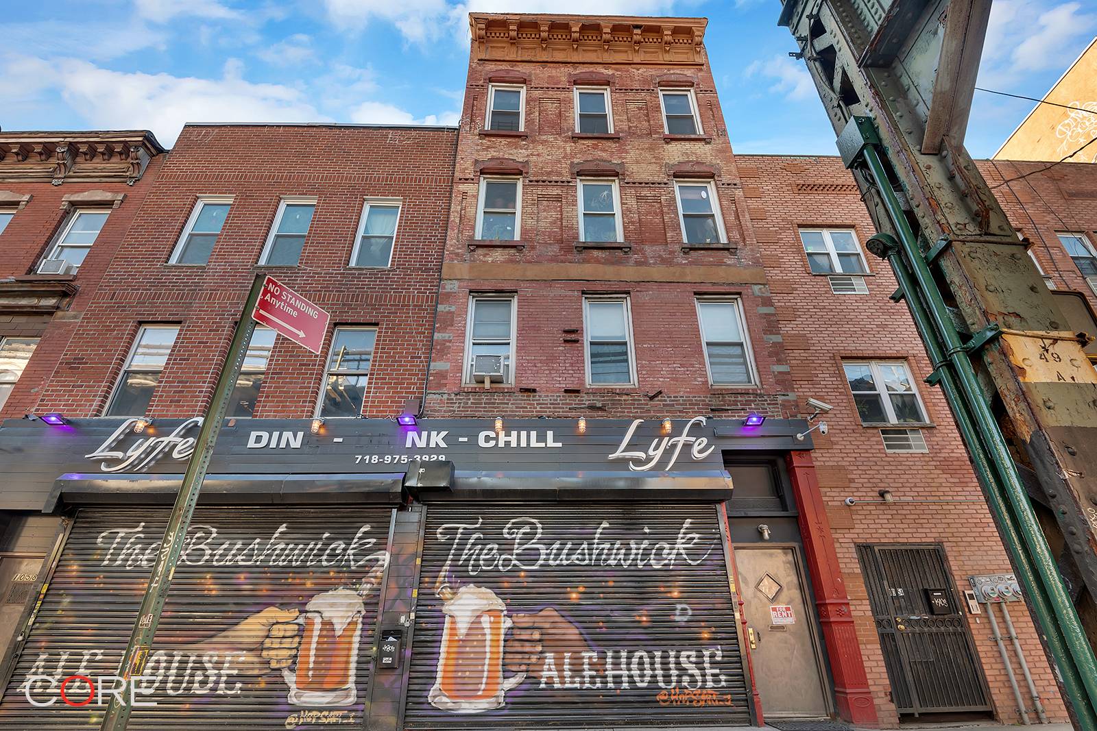 Welcome home to this full floor three bedroom, one bathroom apartment in Bushwick, Brooklyn.