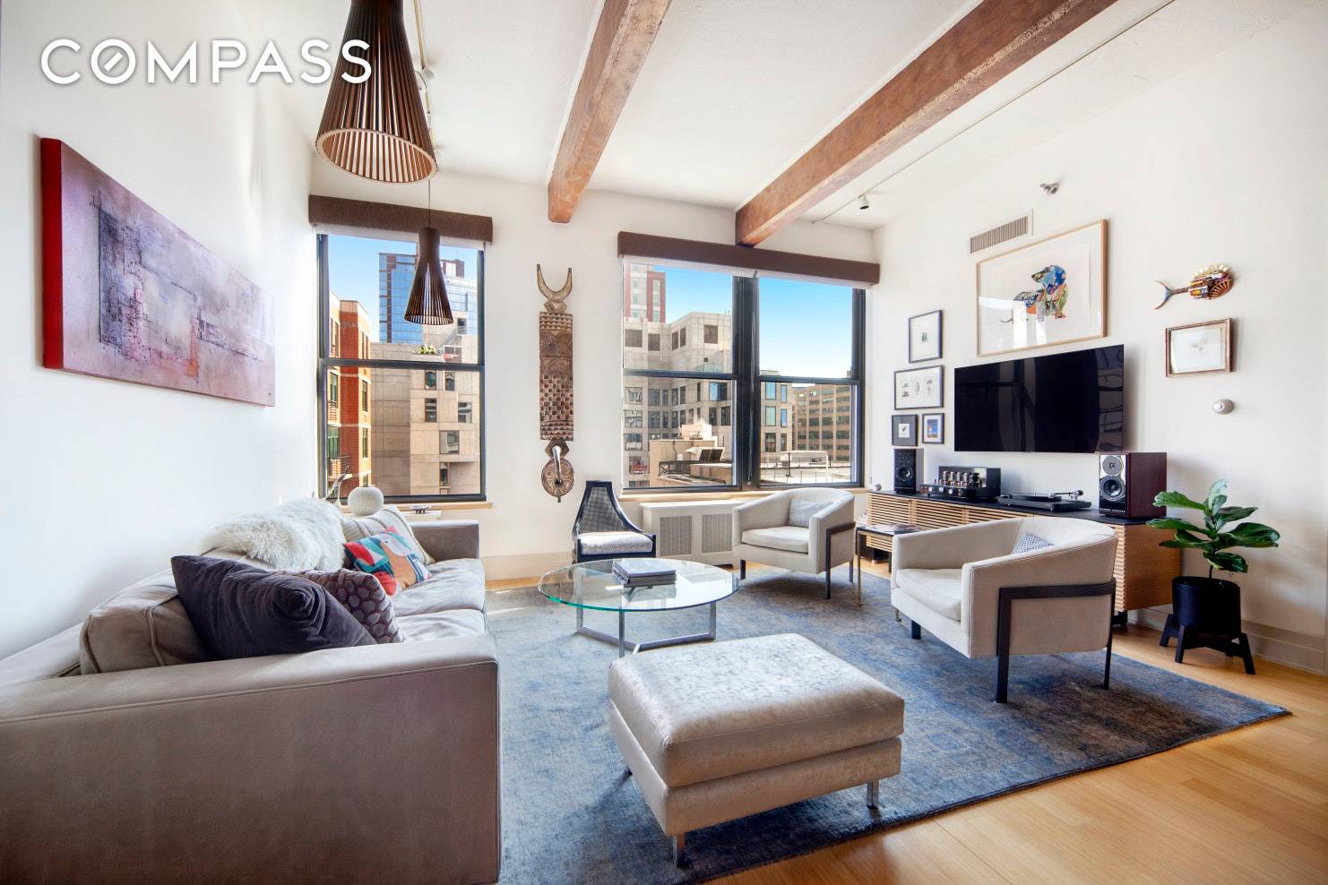 Enjoy ideal Dumbo living in this spacious and bright one bedroom plus home office, two bathroom loft in one of the neighborhood's premier luxury condominium buildings.
