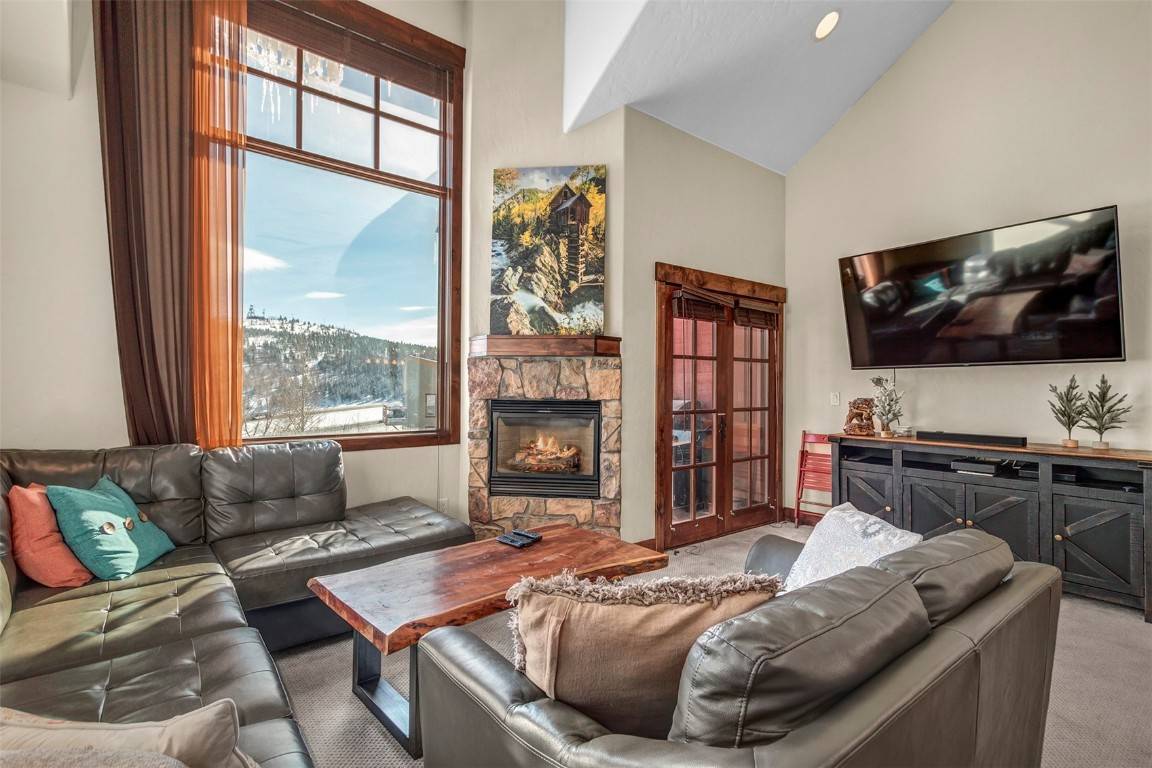 Welcome home to this stunning 4 bedroom townhome located at the base of Wildernest, just a mile away from the heart of Silverthorne !