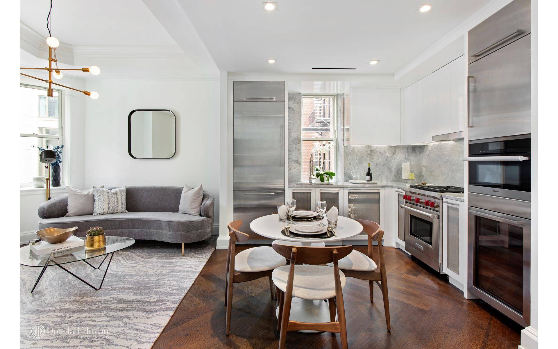 Virtual and In Person Appointments Now AvailableThis split two bedroom, two bathroom residence is situated in the amenity filled Chatsworth, a newly renovated and upgraded Prewar gem in Manhattan's coveted ...