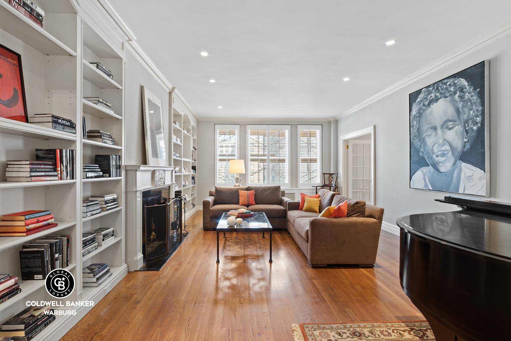 Apartment 9B at 570 Park Avenue presents a rare opportunity to own a beautiful, gracious home in a most sought after Park Avenue co op in the East 60s.