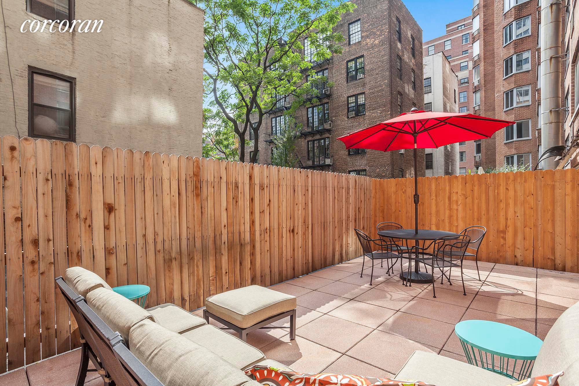 Calling all gardeners ! Serene and tranquil extra large one bedroom home in the heart of Greenwich Village.