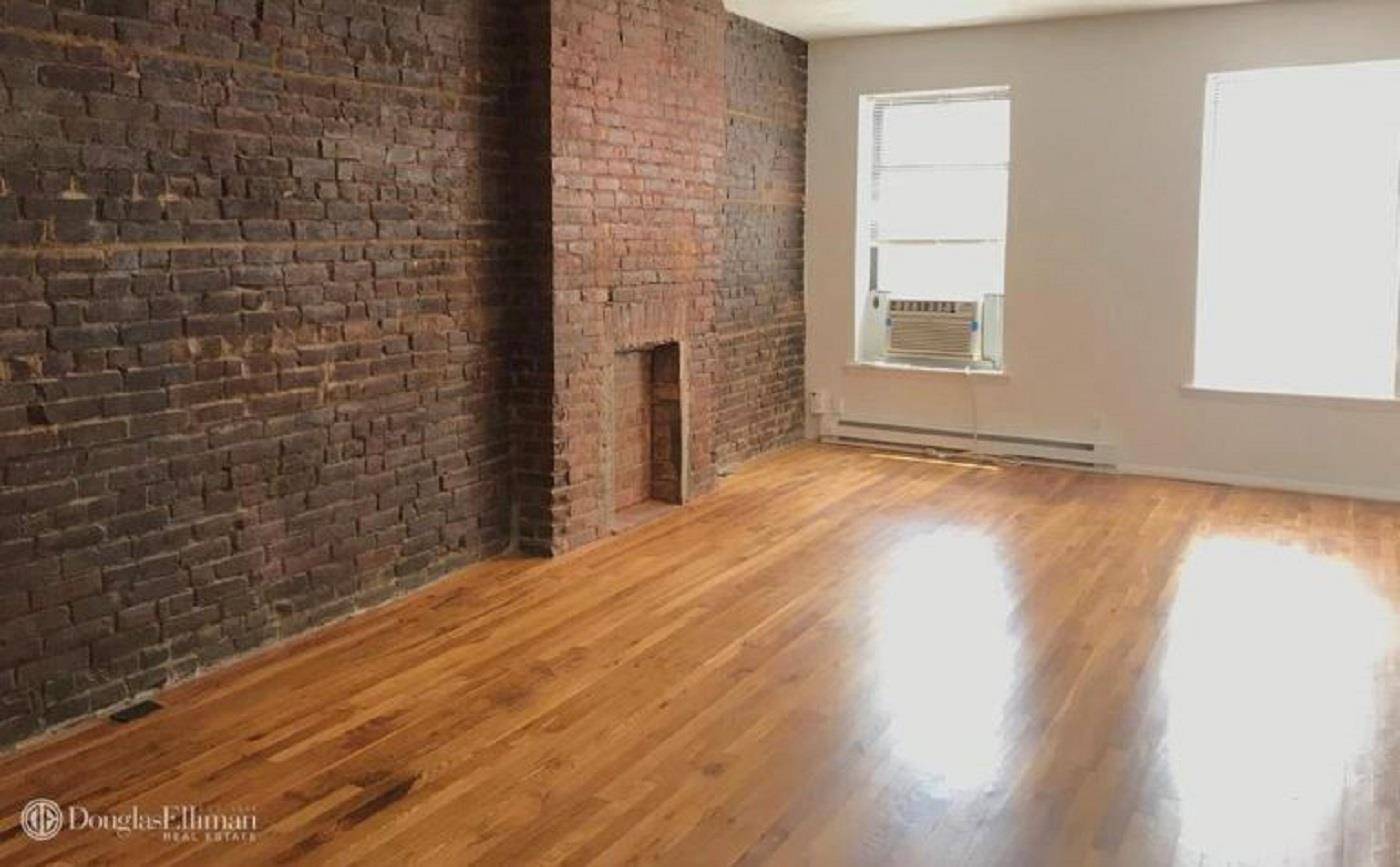 NO FEE ? LARGE 1BR IN PRIME HUNTERS POINT LOCATION ?