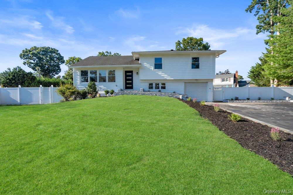 Perfectly Located Home on 1/4 Acre Propety on a Cul-De-Sac w/4 Car Driveway outside 1.5 car Attached Garage