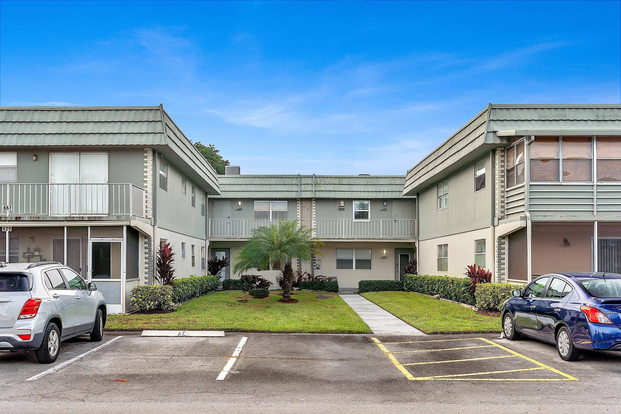 Lovely second floor unit featuring 2 bedrooms, 2 baths, a screened in patio, and in unit washer and dryer.