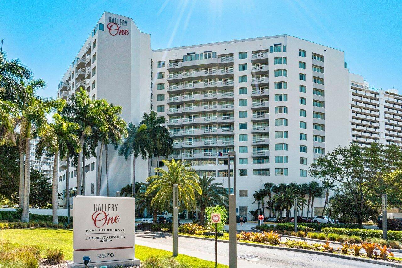 Amazing opportunity to own your very own vacation rental, or to use oneself as an owner occupant, in the heart of Fort Lauderdale.