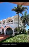 Entrada principal con arcos / Main entrance with arches