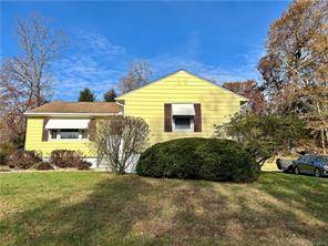 ABSOLUTELY METICULOUS RANCH LOCATED IN WEST END OF WATERBURY.