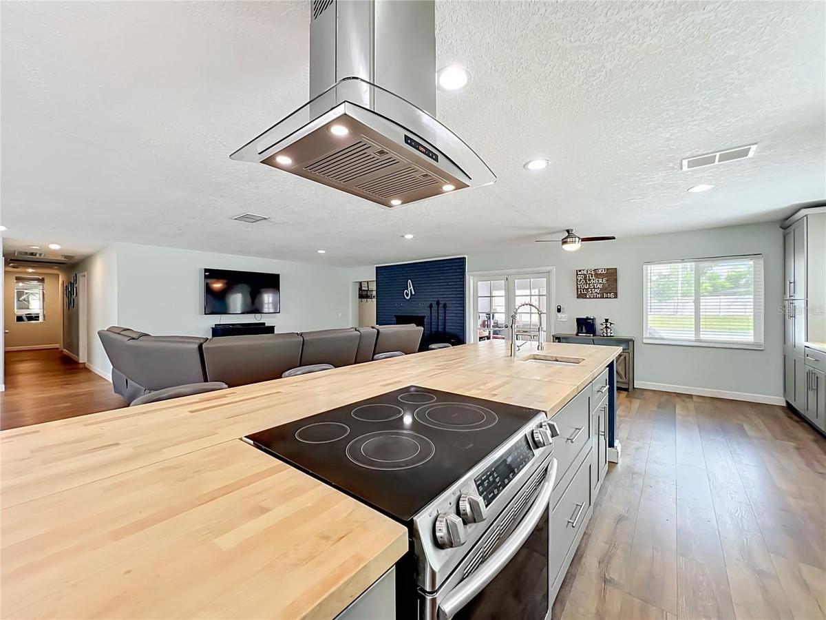 Open Kitchen