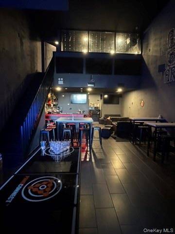 Exceptional opportunity to lease a fully built out bar in the heart of Flushing s busiest commercial district on Prince Street and 37th Avenue.