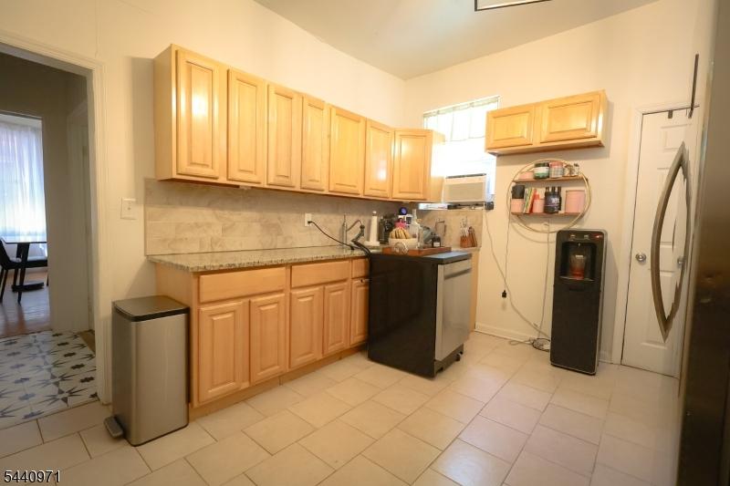 Kitchen (2nd View)