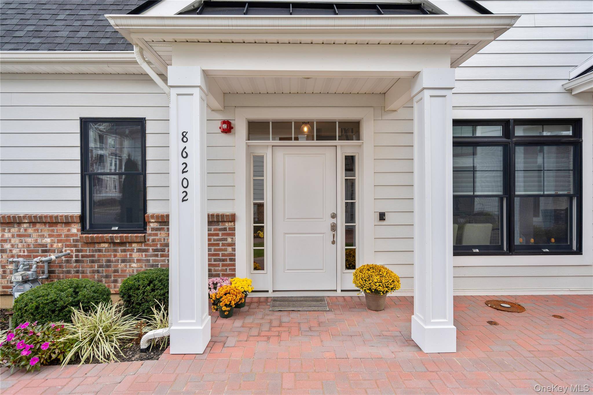 Prestigious Country Pointe Plainview Villa which is magazine worthy and customized throughout.