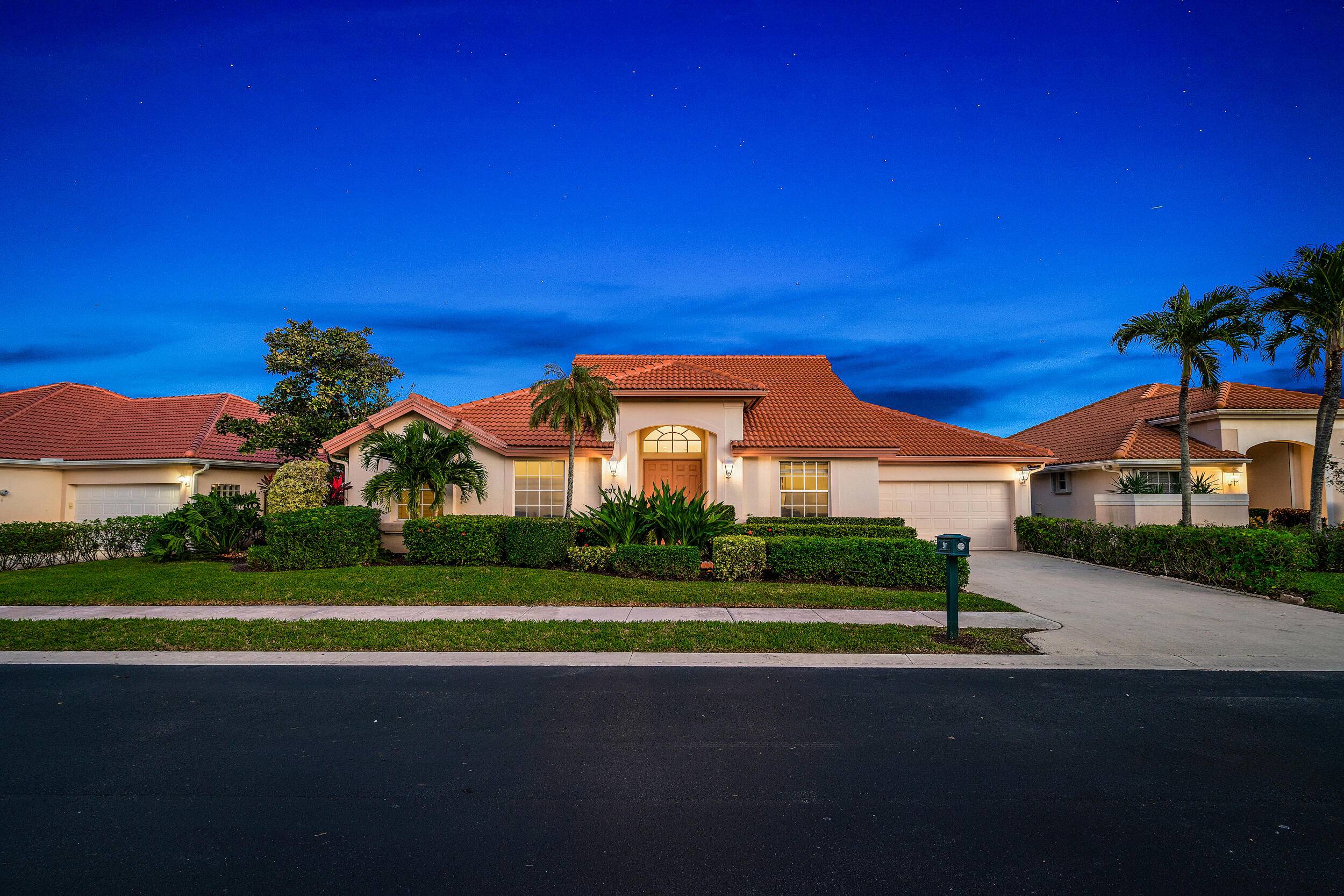This fully furnished, turnkey, PGA NATIONAL rental is just what you've been DREAMING of.
