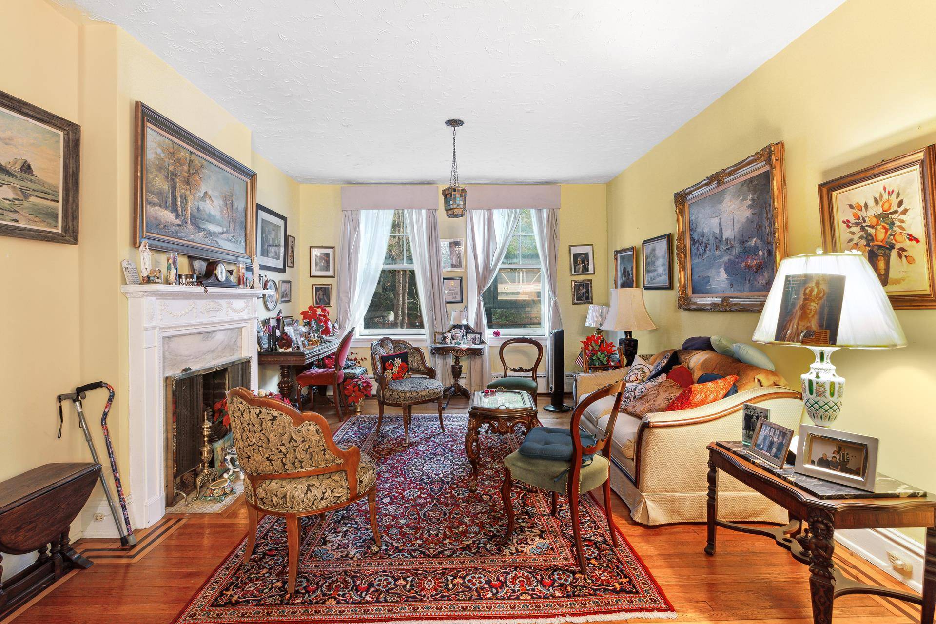 Rare Convertible 3 bedrooms 2 bathrooms prewar residence in sought after Hawthorne Court, one of Jackson Height's most coveted landmark buildings.