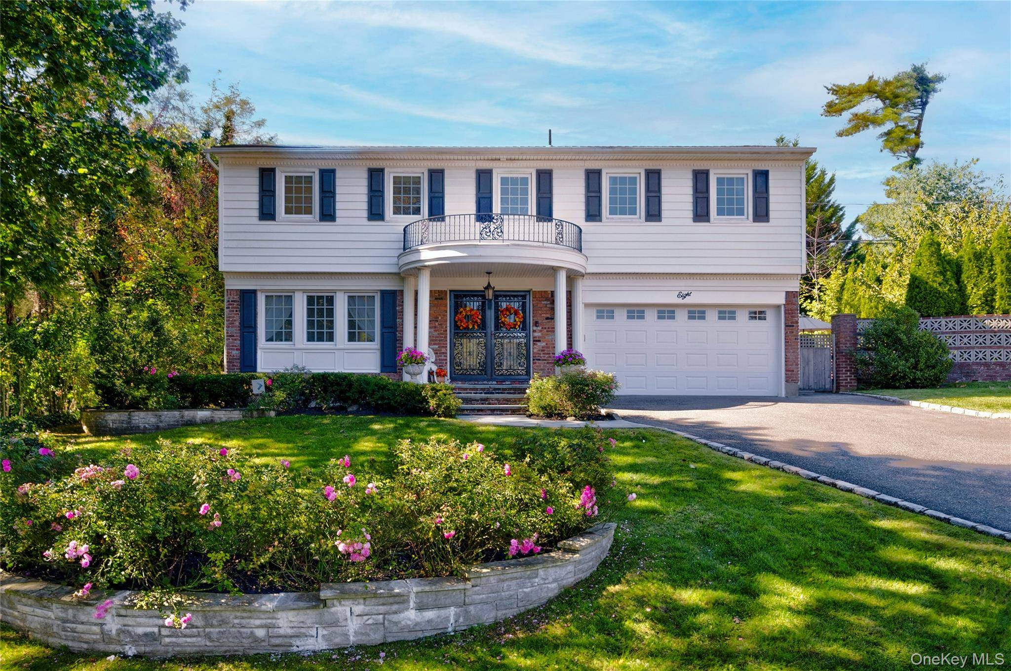 Elegant 6 Bedroom Colonial in South Strathmore This beautifully updated Center Hall Colonial offers 3, 500 SF luxury living space with wood floors, moldings and wainscoting throughout, 6 bedrooms and ...