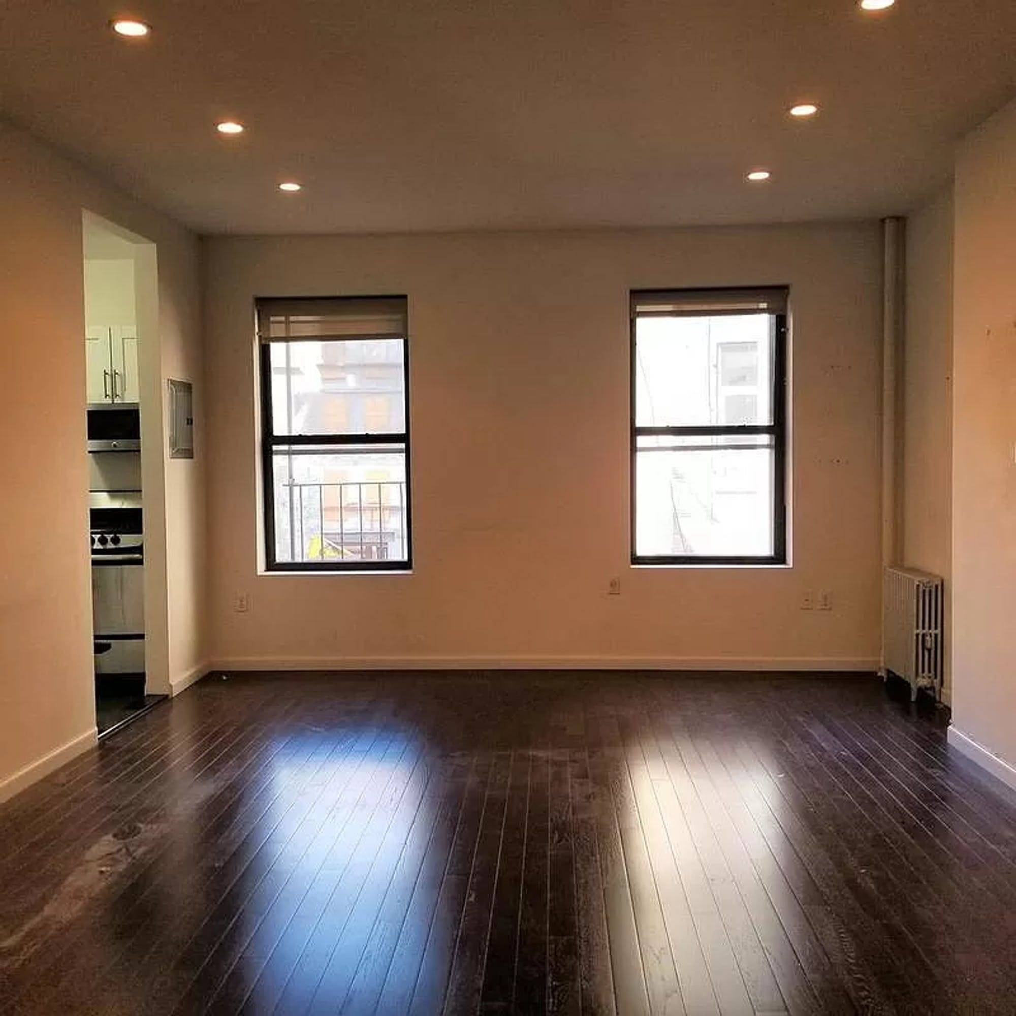 No Fee 2 Months free Large 1 bedroom apartment located in prime Hudson Square, available NOW !