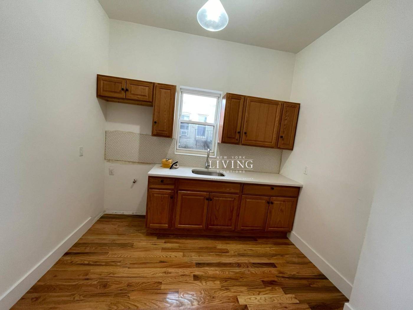 BEAUTIFUL NEWLY RENOVATED 3 BEDROOM APARTMENT IN BUSHWICK !