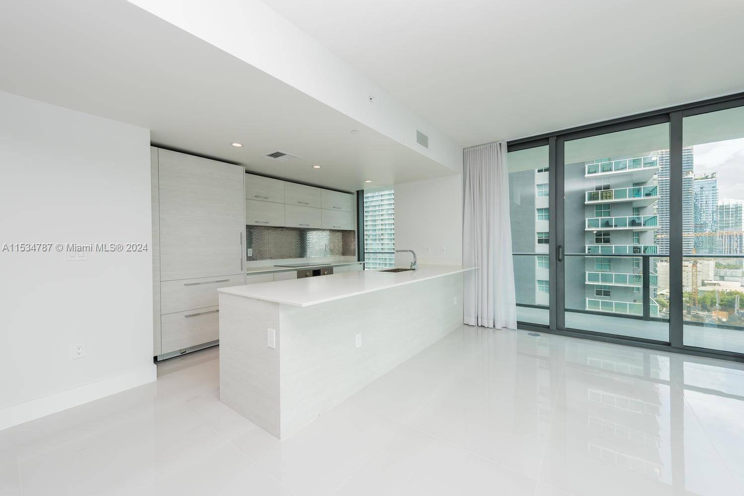 Make this beautiful two bedroom 2 bathroom unit at SLS Brickell Residences your new home !