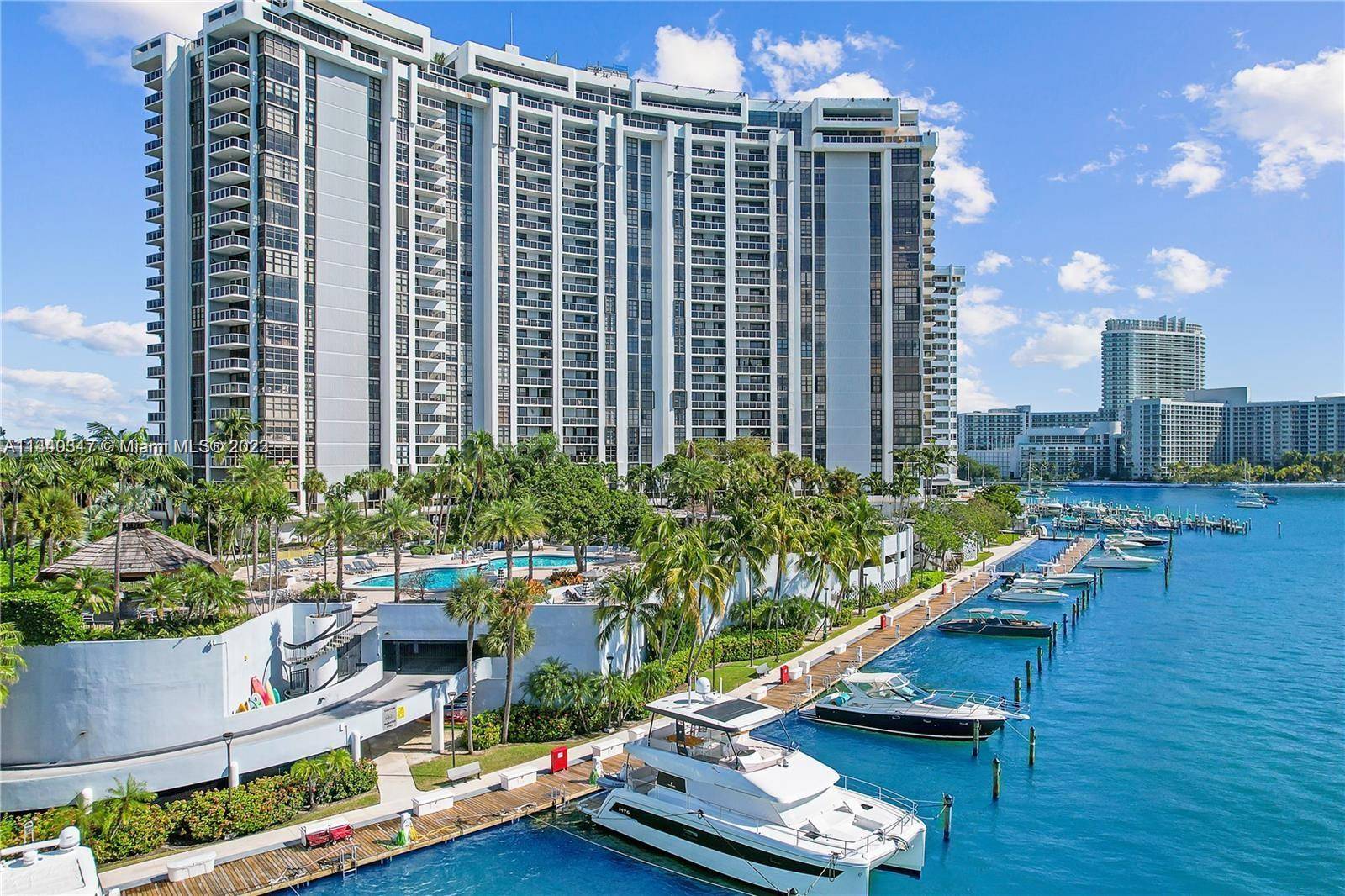 Stunning views of the Bay and Miami Skyline from this gorgeous 2 bed 3 bath Den in the ever popular, full service, luxury Nine Island on the Venetian Islands.