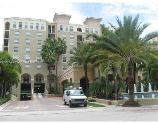 Welcome to your dream condo in Las Olas by the river !
