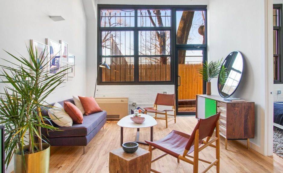 Large 3 bed 2bath LOFT plus private outdoor space Security deposit free unit using Rhino.