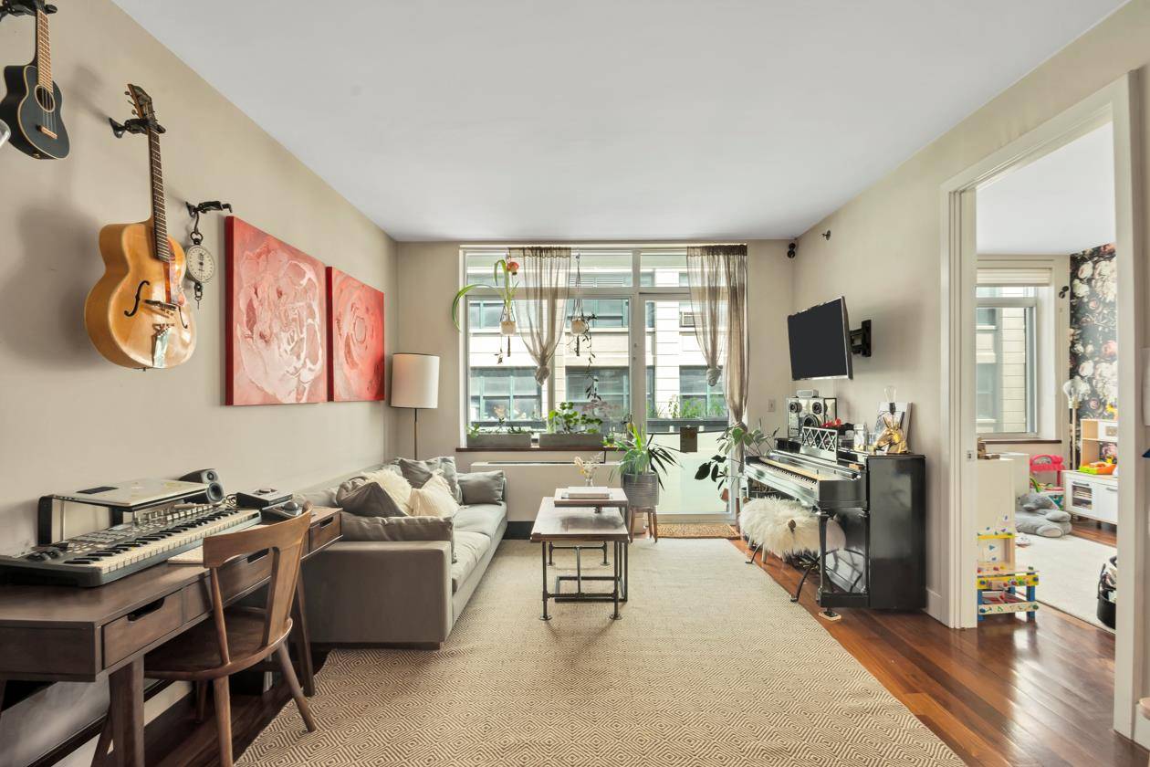 New to market a true two bedroom, two full bath apartment with winged bedrooms in the Nexus, a full service boutique condo in the center of Dumbo.