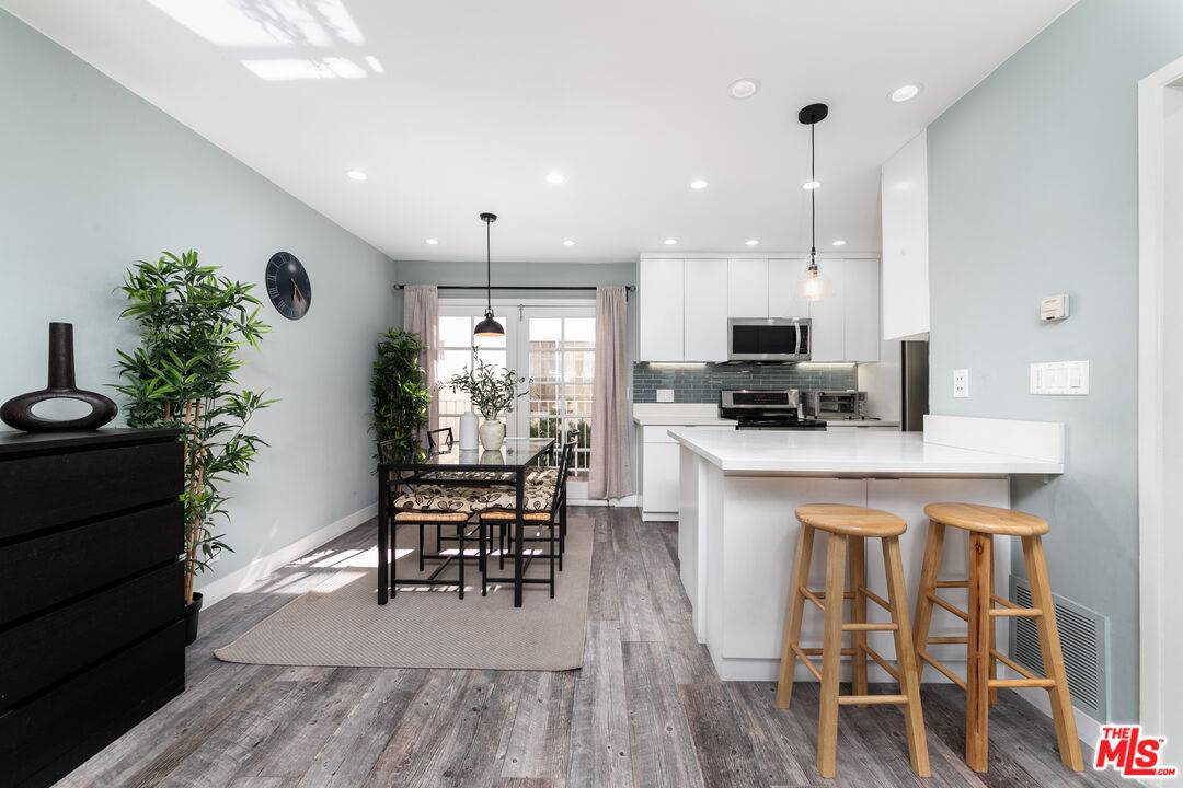 1145   Larrabee St 1BR Sunset Strip La