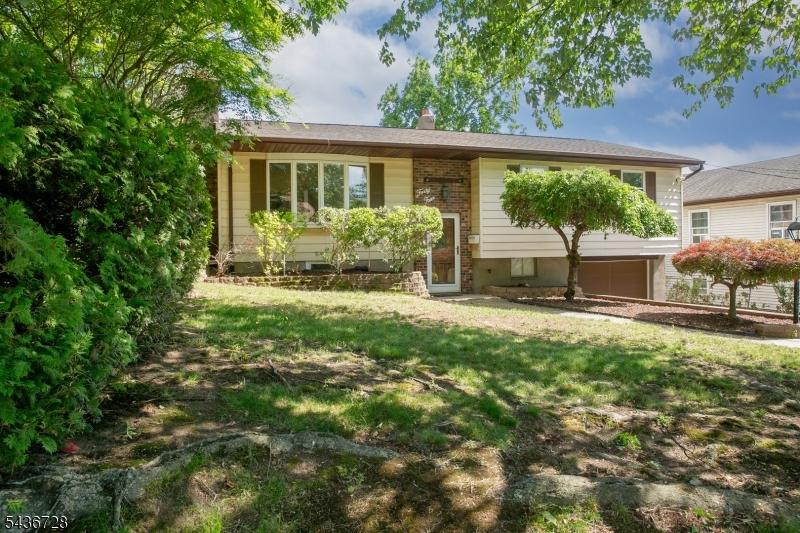 IMPECCABLE CURB APPEAL