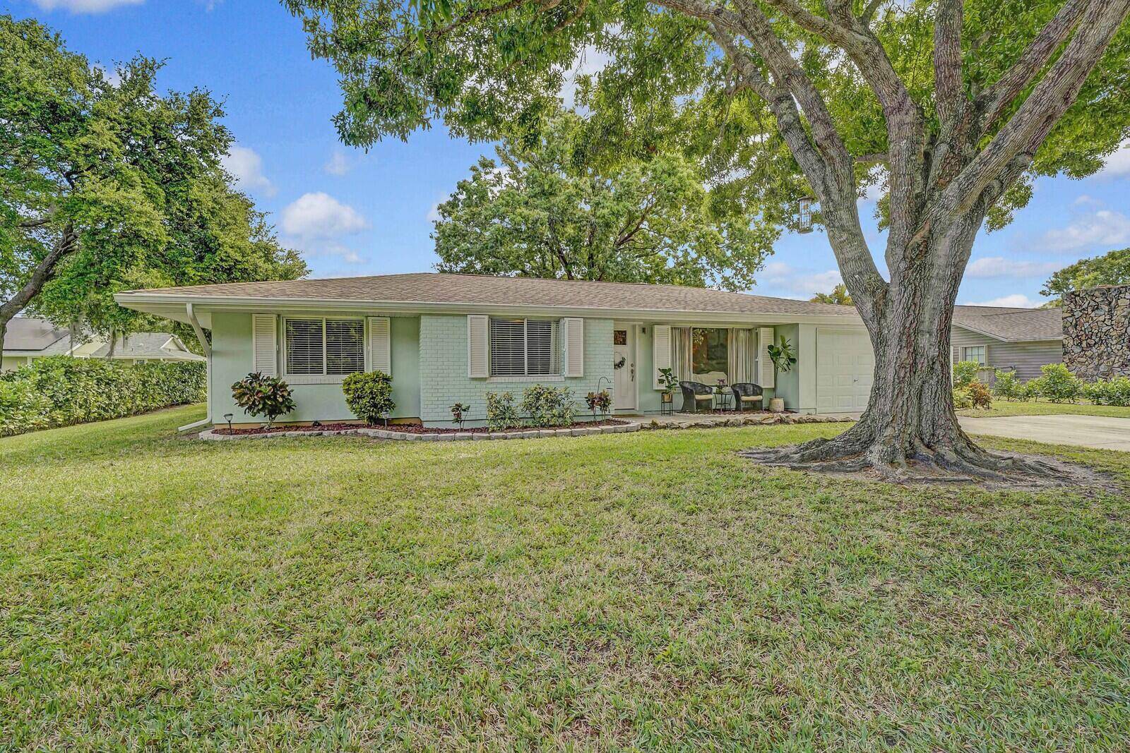 Escape to your ideal retreat with this charming single family home in the idyllic Vero Shores neighborhood.