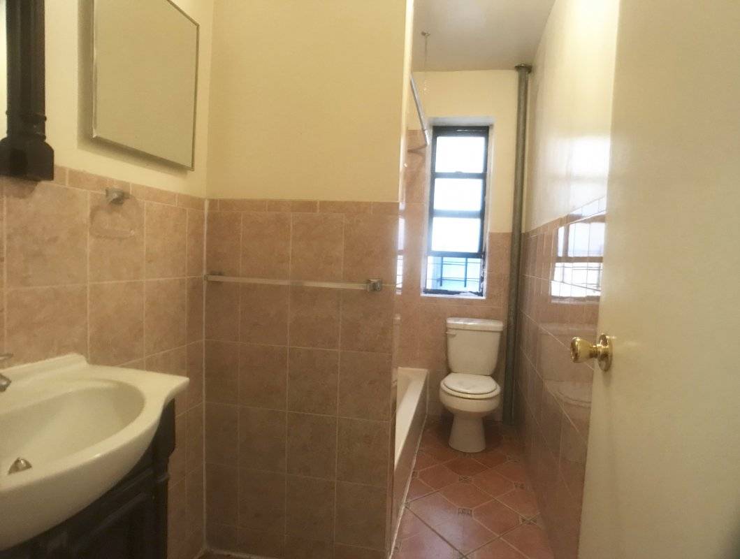 THE APARTMENT NO FEE Right near the C and 1 train Plenty of natural light Heat Hot water included Spacious THESE ARE REAL PICS OF THE ACTUAL UNIT